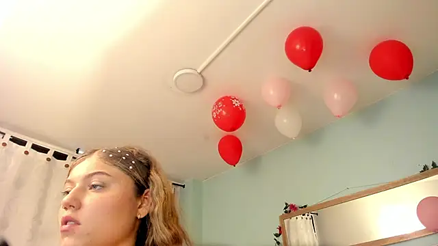 Snapshot of alaia_greyy chatting on February 15, 2025, 6:01 pm alaia greyy online show from February 15, 2025, 6:01 pm