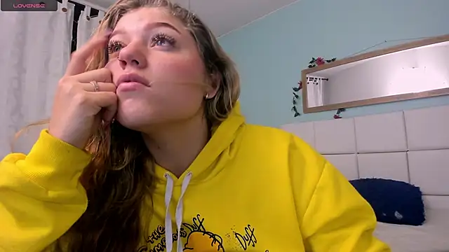 Snapshot of alaia_greyy chatting on February 27, 2025, 1:07 pm alaia greyy online show from February 27, 2025, 1:07 pm