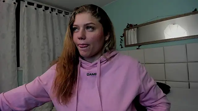 Snapshot of alaia_greyy chatting on March 8, 2025, 1:03 pm alaia greyy online show from March 8, 2025, 1:03 pm