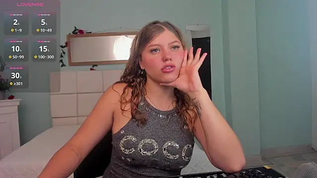 Snapshot of alaia_greyy chatting on March 20, 2025, 12:53 pm alaia greyy online show from March 20, 2025, 12:53 pm