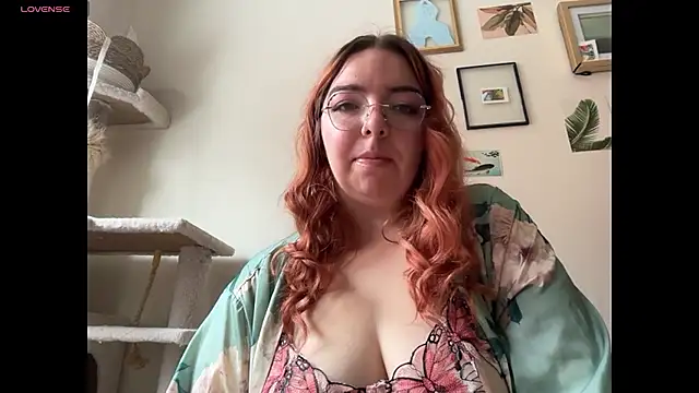 curvycate127 online show from November 29, 2025, 5:49 pm