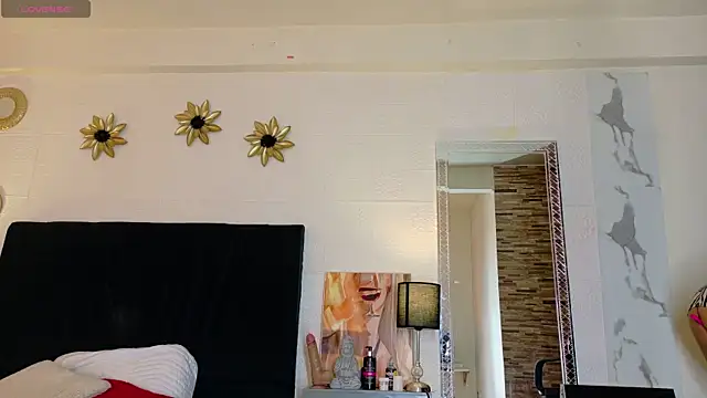 Snapshot of Akemirosse chatting on November 29, 2025, 6:22 pm Akemirosse online show from November 29, 2025, 6:22 pm