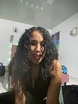 Snapshot of Akemirosse chatting on January 9, 2026, 11:28 pm Akemirosse online show from January 9, 2026, 11:28 pm