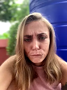 Snapshot of White_Lu chatting on November 24, 2025, 2:11 am White Lu online show from November 24, 2025, 2:11 am