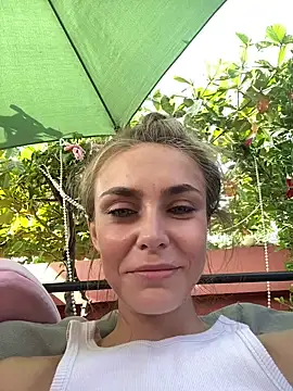 Snapshot of White_Lu chatting on February 15, 2026, 2:19 am White Lu online show from February 15, 2026, 2:19 am