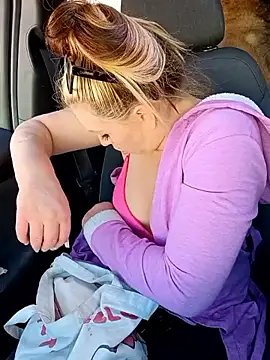 Snapshot of barbieinbondage7 chatting on January 14, 2026, 11:31 pm barbieinbondage7 online show from January 14, 2026, 11:31 pm