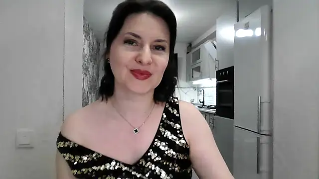 Victoria Glam online show from December 18, 2025, 6:47 pm