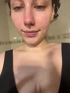 Snapshot of Molli_Luv chatting on January 18, 2026, 2:21 pm Molli Luv online show from January 18, 2026, 2:21 pm