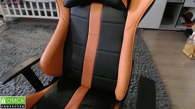 Snapshot of crystalyss chatting on November 5, 2025, 3:17 am crystalyss online show from November 5, 2025, 3:17 am