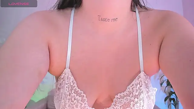 Hannah Jonhson online show from November 29, 2025, 4:26 am