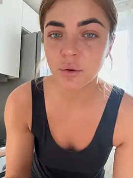 Snapshot of Donna_Sun chatting on February 24, 2025, 11:43 am Donna Sun online show from February 24, 2025, 11:43 am