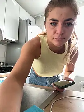 Snapshot of Donna_Sun chatting on March 14, 2025, 12:29 pm Donna Sun online show from March 14, 2025, 12:29 pm