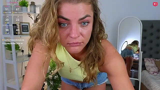 Snapshot of Donna_Sun chatting on September 28, 2025, 9:03 am Donna Sun online show from September 28, 2025, 9:03 am