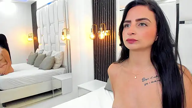 victoria cambell  online show from February 25, 2025, 7:25 pm