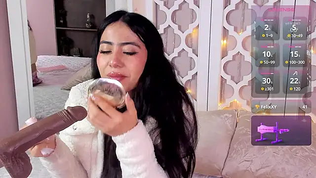 Snapshot of aniie_west chatting on February 18, 2025, 3:21 pm aniie west online show from February 18, 2025, 3:21 pm