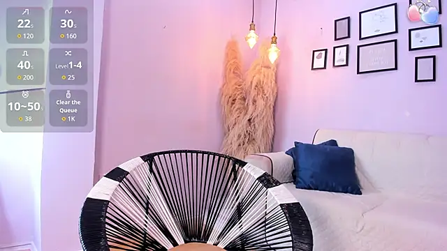 alana rossetti online show from November 8, 2025, 12:27 pm