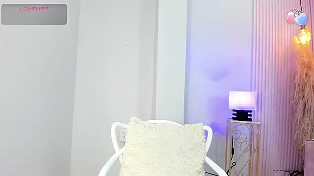 Snapshot of alana_rossetti chatting on February 20, 2026, 12:27 pm alana rossetti online show from February 20, 2026, 12:27 pm