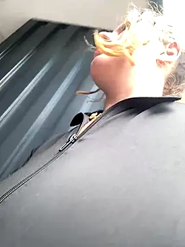 Snapshot of masmelorosa chatting on November 13, 2025, 7:35 pm masmelorosa online show from November 13, 2025, 7:35 pm