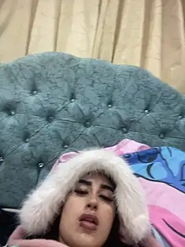 Snapshot of Girl_milk7 chatting on March 17, 2025, 11:21 am Girl milk7 online show from March 17, 2025, 11:21 am