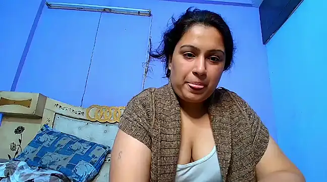 Snapshot of Sophia_James chatting on February 13, 2025, 5:22 pm Sophia James online show from February 13, 2025, 5:22 pm