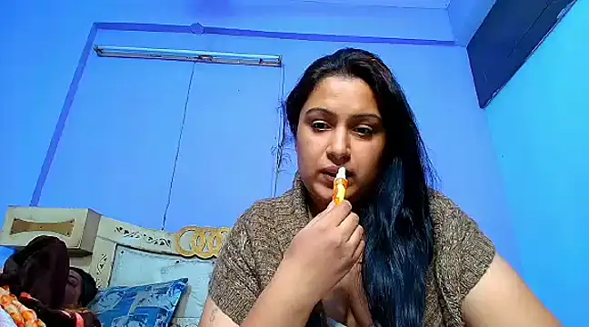 Snapshot of Sophia_James chatting on February 15, 2025, 5:17 pm Sophia James online show from February 15, 2025, 5:17 pm