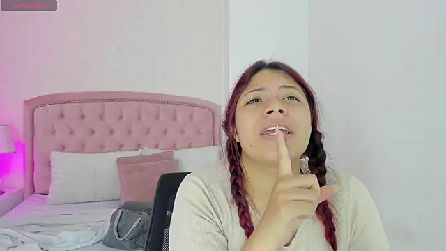 Kendall  Fox online show from October 26, 2025, 5:46 am