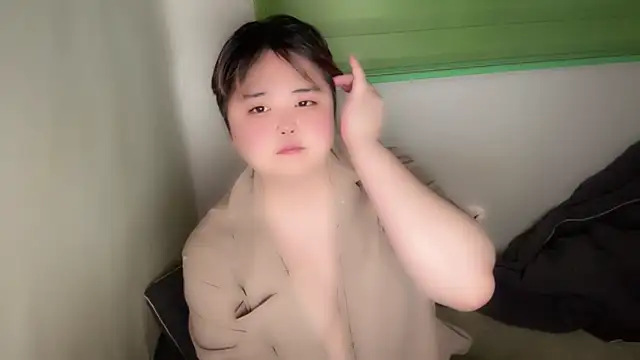 Snapshot of whhbbny chatting on March 5, 2026, 3:41 pm whhbbny online show from March 5, 2026, 3:41 pm