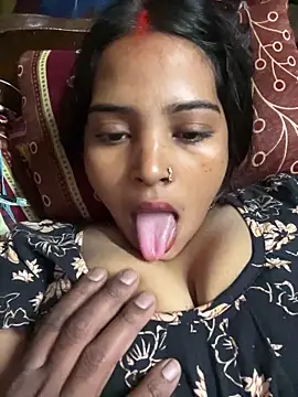 Snapshot of Simrandeshipp chatting on January 8, 2026, 6:37 am Simrandeshipp online show from January 8, 2026, 6:37 am