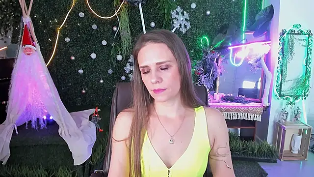 Snapshot of EmiliaBedy chatting on January 10, 2026, 5:20 am EmiliaBedy online show from January 10, 2026, 5:20 am