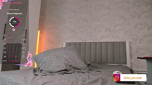 Snapshot of Shiny_Jennifer chatting on February 20, 2026, 5:02 pm Shiny Jennifer online show from February 20, 2026, 5:02 pm