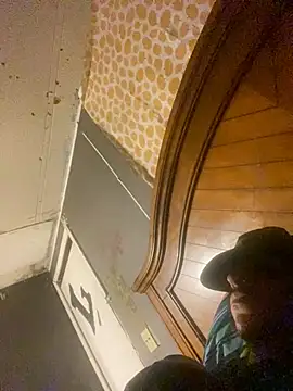 TwoTone1211 online show from February 22, 2025, 1:46 pm