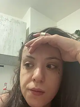 bunnythetailor online show from November 27, 2025, 4:09 pm