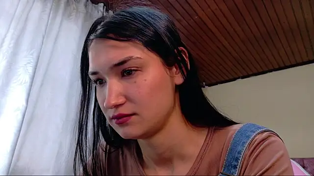 Sofii cutee online show from December 17, 2025, 12:33 pm