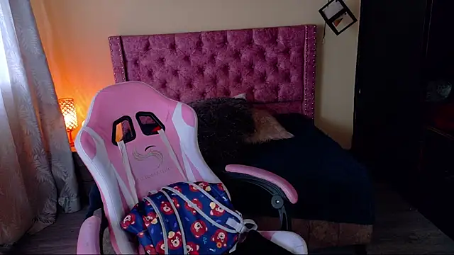 Snapshot of Sofii_cutee chatting on December 19, 2025, 12:23 pm Sofii cutee online show from December 19, 2025, 12:23 pm