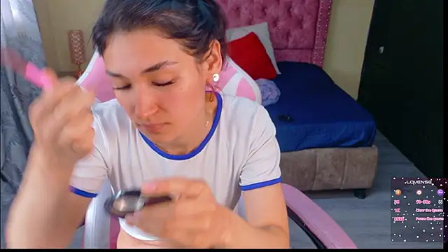 Snapshot of Sofii_cutee chatting on January 7, 2026, 3:14 pm Sofii cutee online show from January 7, 2026, 3:14 pm