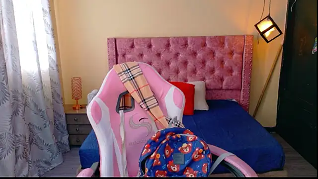 Snapshot of Sofii_cutee chatting on January 17, 2026, 12:54 pm Sofii cutee online show from January 17, 2026, 12:54 pm