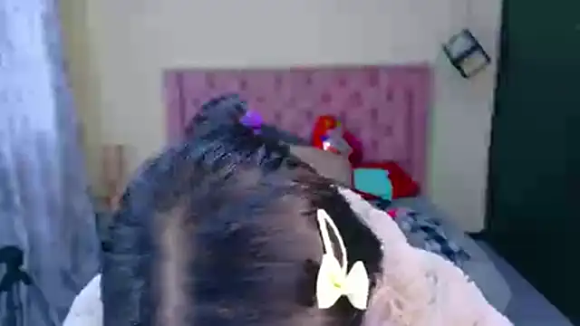 Snapshot of Sofii_cutee chatting on February 18, 2026, 12:23 pm Sofii cutee online show from February 18, 2026, 12:23 pm