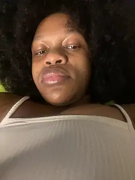 Boneca25 online show from November 3, 2025, 11:04 pm