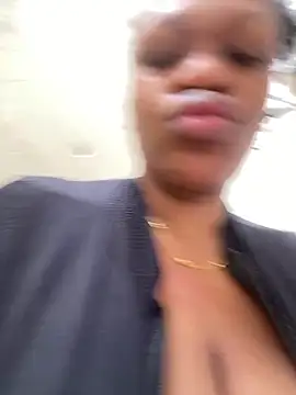 Boneca25 online show from November 24, 2025, 9:20 am