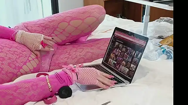 Cucked Sissy Bitch online show from March 28, 2026, 3:39 am