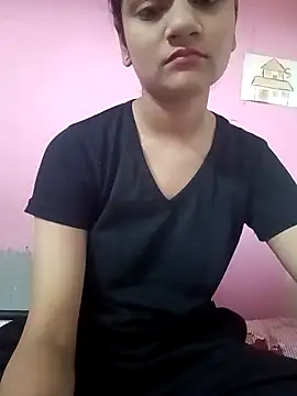 Snapshot of Tanu-00 chatting on December 23, 2025, 4:43 am Tanu-00 online show from December 23, 2025, 4:43 am