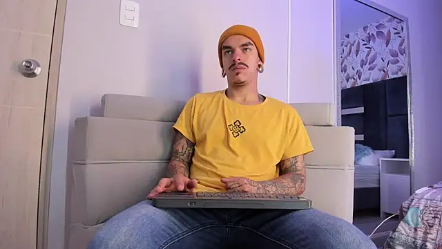 Snapshot of kaletattoo chatting on September 26, 2025, 11:03 am kaletattoo online show from September 26, 2025, 11:03 am