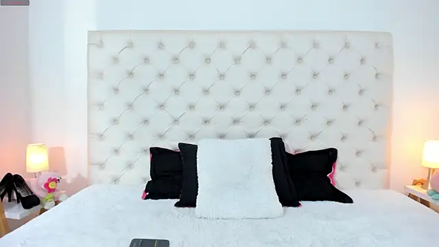 esmeralda06 online show from March 21, 2025, 12:06 pm