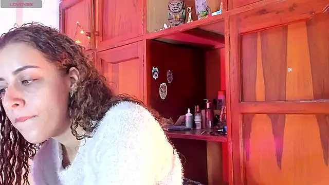 Snapshot of Isangel_ chatting on December 18, 2025, 3:45 am Isangel online show from December 18, 2025, 3:45 am