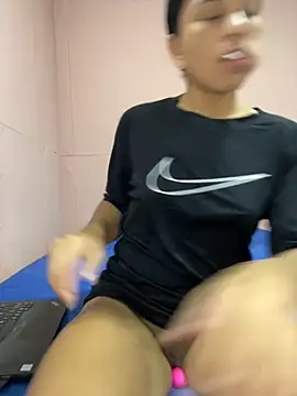 HeatherCobs online show from November 29, 2025, 7:39 pm