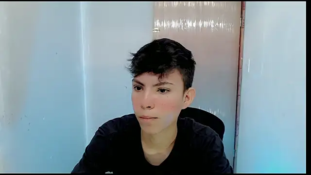 Snapshot of Alexxx_lov chatting on January 28, 2025, 12:54 pm Alexxx lov online show from January 28, 2025, 12:54 pm