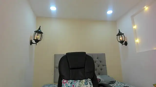 Dakkota Fox online show from October 28, 2025, 9:50 pm