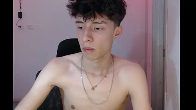 Snapshot of Juanmres chatting on November 29, 2025, 5:43 am Juanmres online show from November 29, 2025, 5:43 am