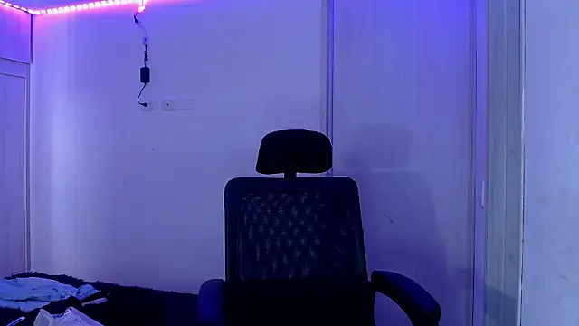 Snapshot of Juanmres chatting on December 22, 2025, 6:49 pm Juanmres online show from December 22, 2025, 6:49 pm