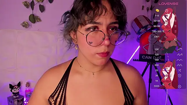 Ludovica6669 online show from February 6, 2025, 6:56 pm